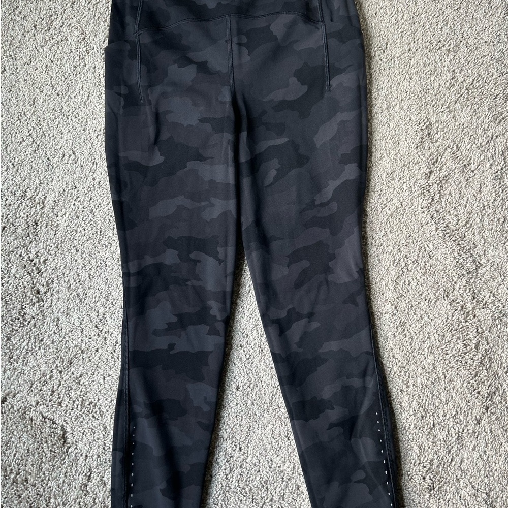 Lululemon Black Camo Swift Speed Leggings with pockets